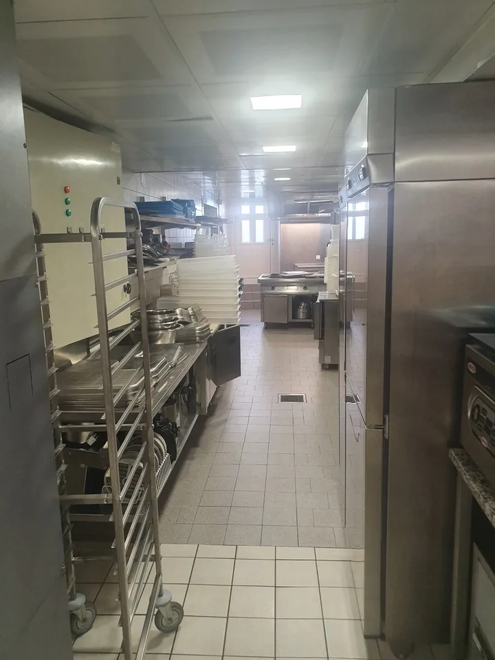 Restaurant im Zentrum von Aigle – Foto 10 von 11