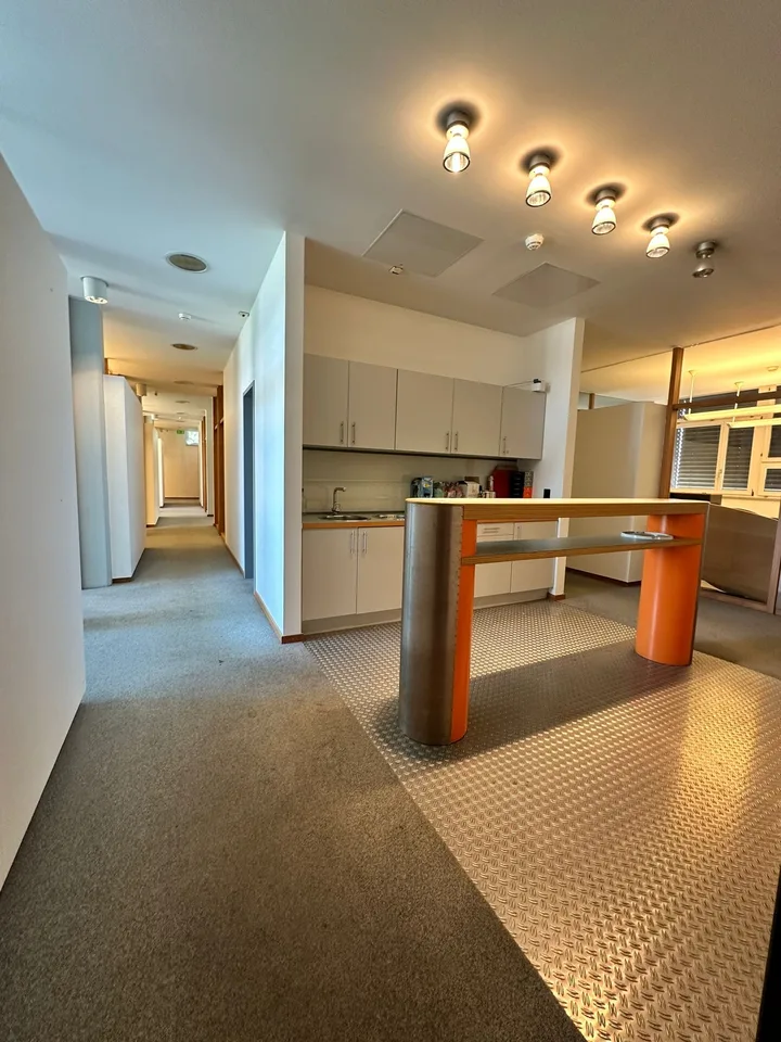 💼 🔑 Espace généreux avec salles individuelles subdivisées – photo 10 sur 16