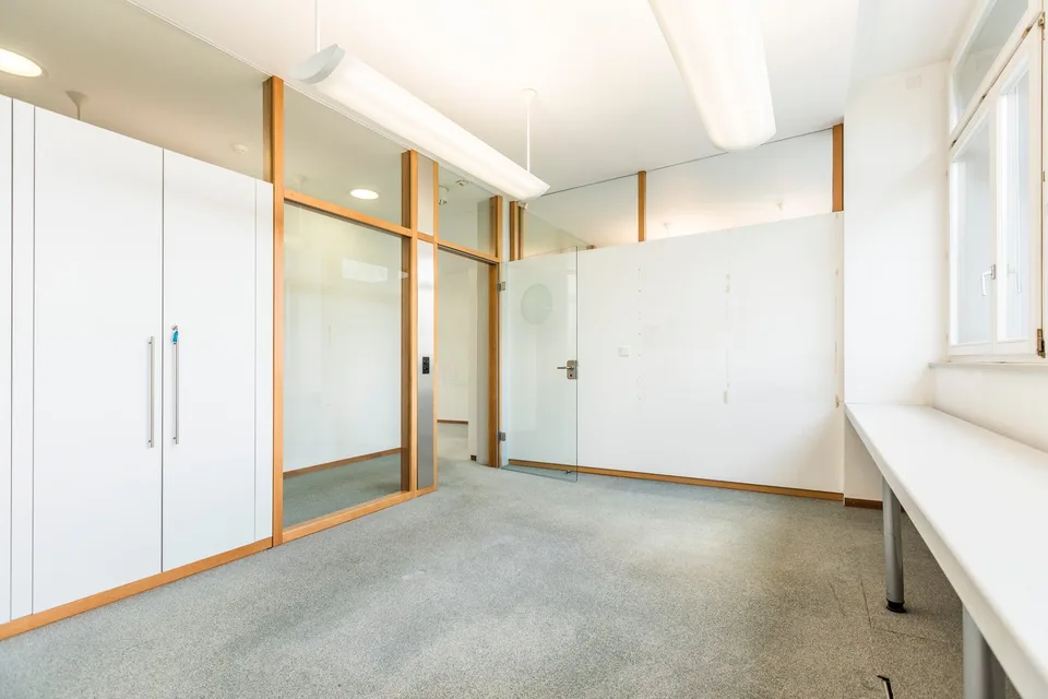 💼 🔑 Espace généreux avec salles individuelles subdivisées – photo 12 sur 16