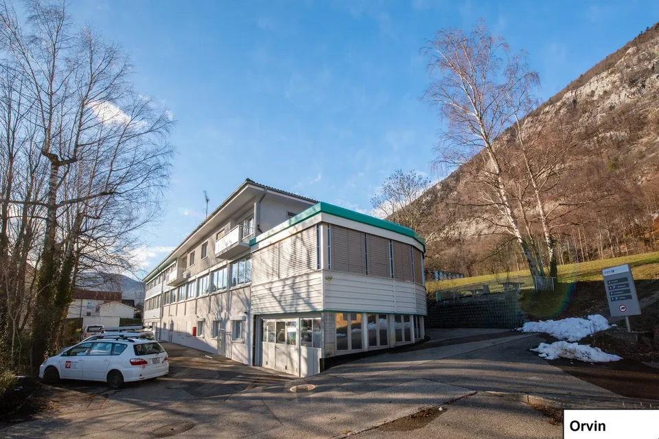 Commercial / Industrial Space for Rent in Orvin 320m2 – photo 12 of 13