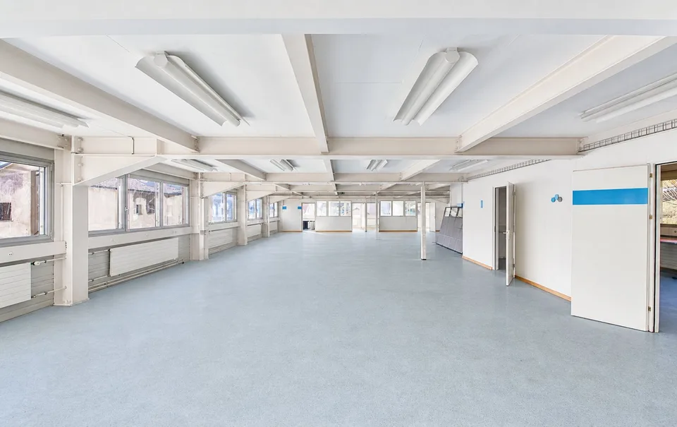 Commercial / Industrial Space for Rent in Orvin 320m2 – photo 7 of 13