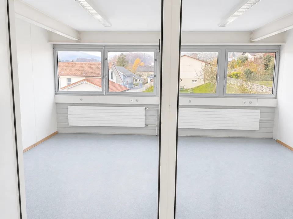 Commercial / Industrial Space for Rent in Orvin 320m2 – photo 10 of 13