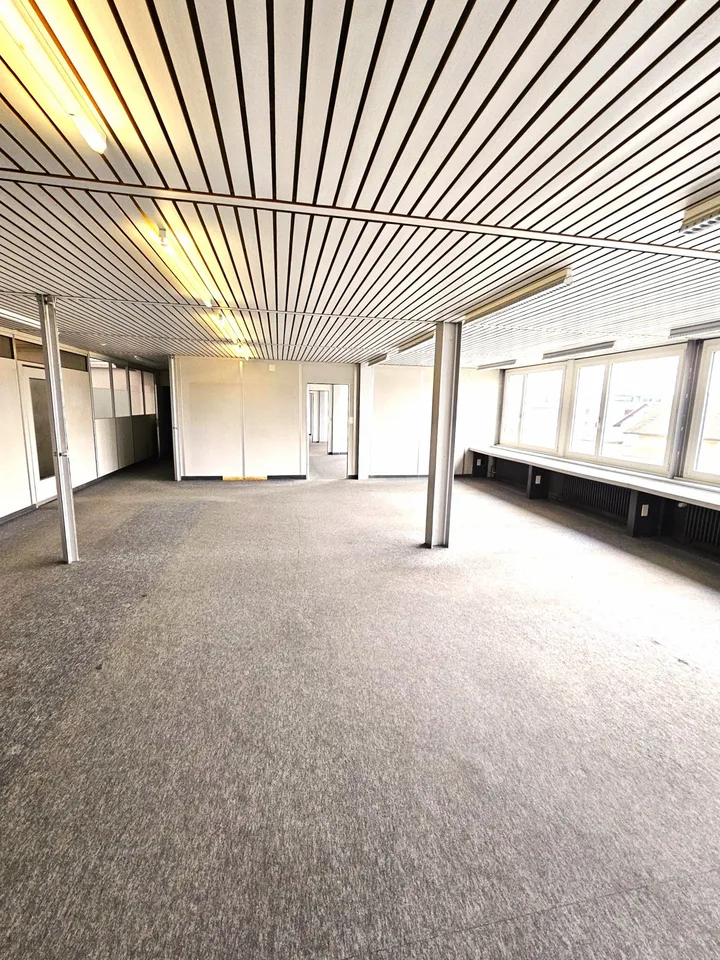 Freie Lager- und/oder Büroflächen nahe Bahnhof Utzenstorf