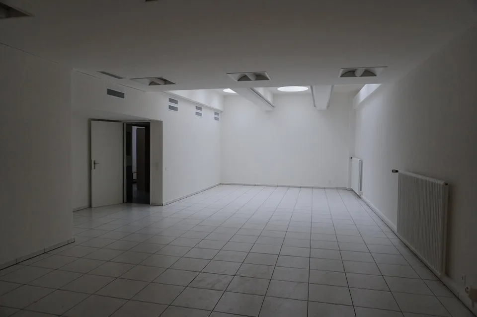 Espace commercial en excellente situation avec grande façade vitrée