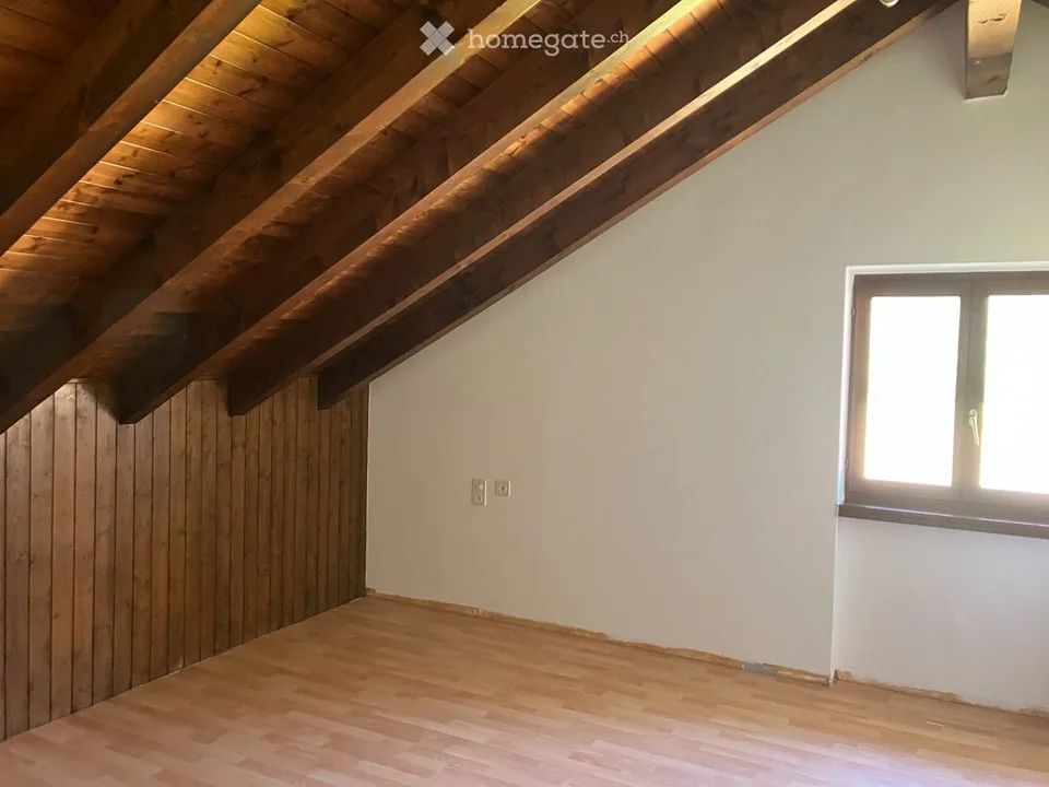Zu vermieten in Personico eine 3.5-Zimmer-Mansardenwohnung