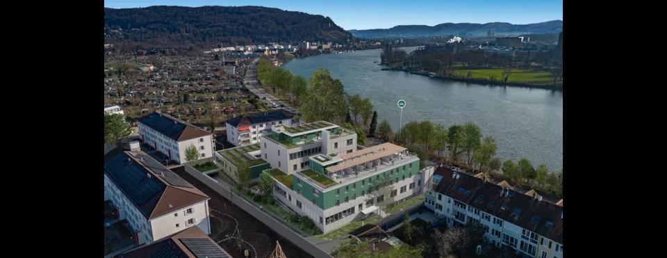 Einstellhallenplätze für Autos und Motorräder zu vermieten