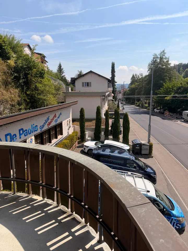 Helle 3.5-Zimmer grosse Wohnung mit Balkon und schöner Aussicht in Luzern