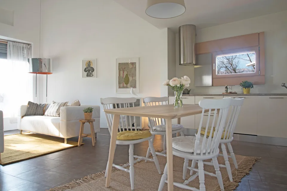 Modernes 3.5-Zimmer-Apartment mit schönem Garten