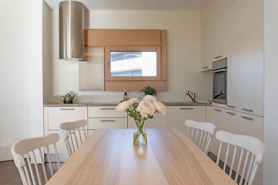 Modernes 3.5-Zimmer-Apartment mit schönem Garten