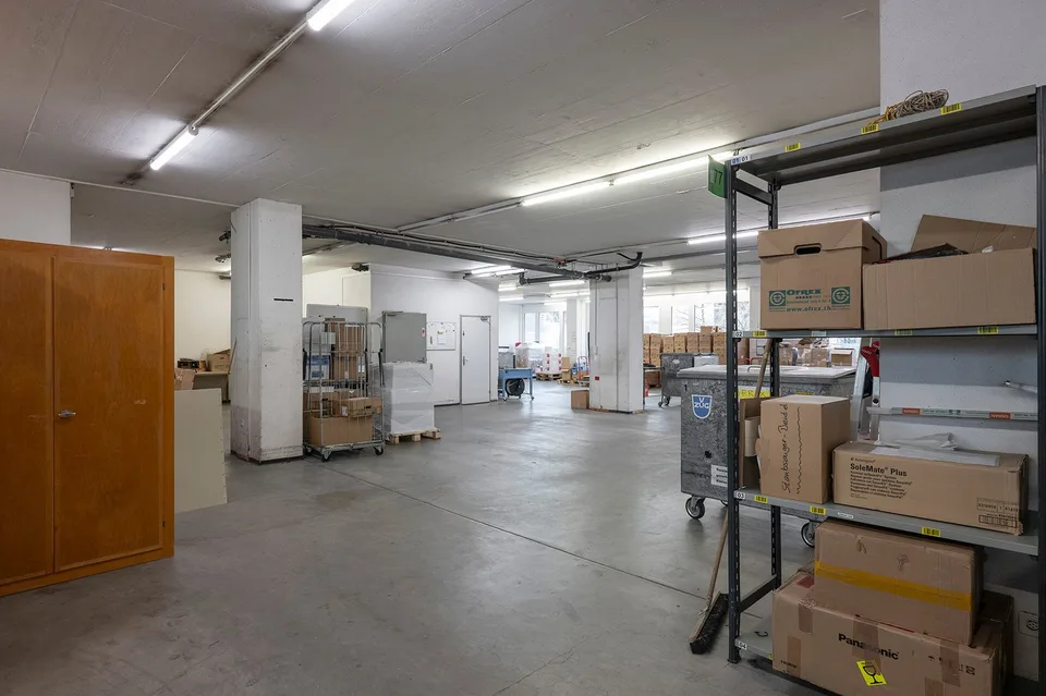 Spazio commerciale flessibile in costruzione grezza – Progettato secondo le tue esigenze