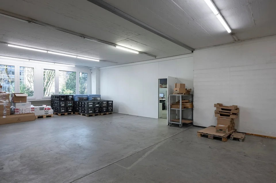 Spazio commerciale flessibile in costruzione grezza – Progettato secondo le tue esigenze