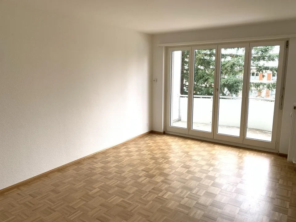 Helle 3.5 Zimmer Wohnung mit schönem Balkon in Riehen
