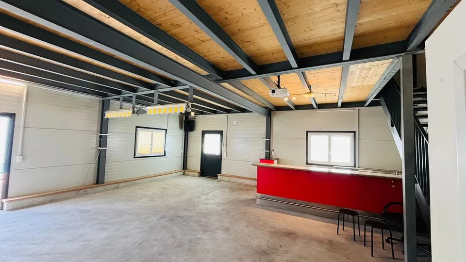 Espaces commerciaux modernes de 2 pièces à louer à Rorschacherberg