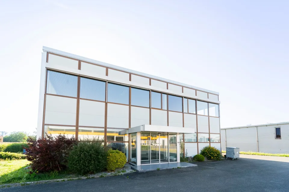Industrie- und Verwaltungsgebäude mit 960 m2 zur Miete