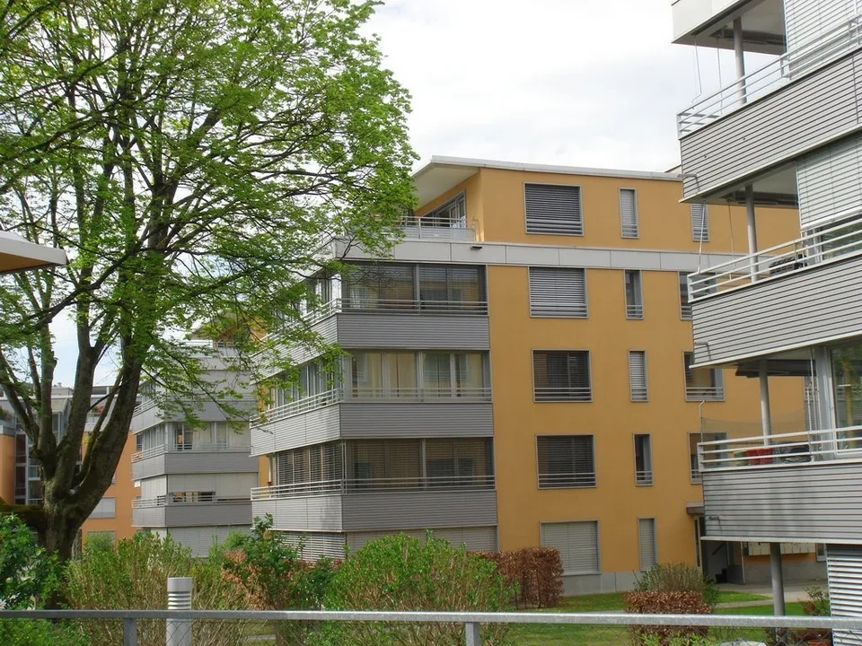 Einstellplatz nahe Schwimmbad gesucht?