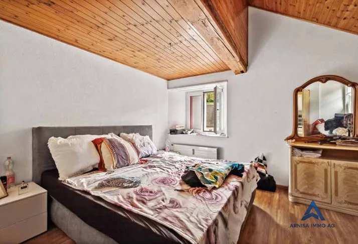Charmant appartement maisonnette 4.5 pièces sur la place du village de Reigoldswil