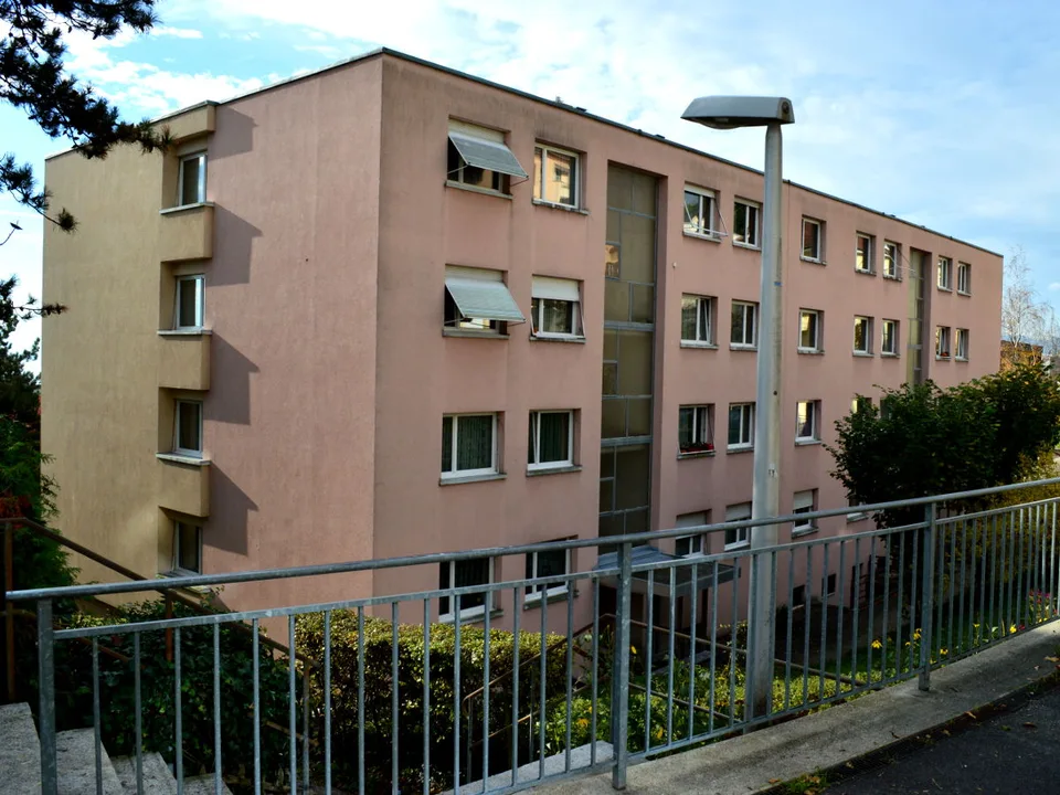 Moderne Studio mit Balkon und atemberaubendem Blick in Neuchâtel