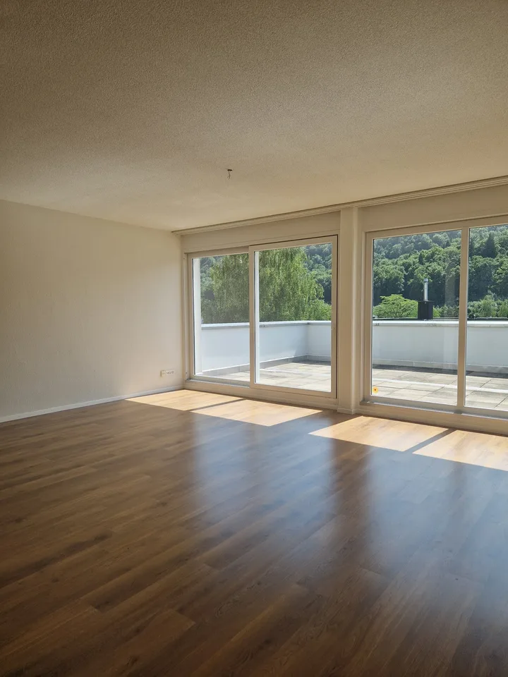 Helle 3.5-Zimmer-Wohnung mit grosser Terrasse und modernem Komfort in Winterthur