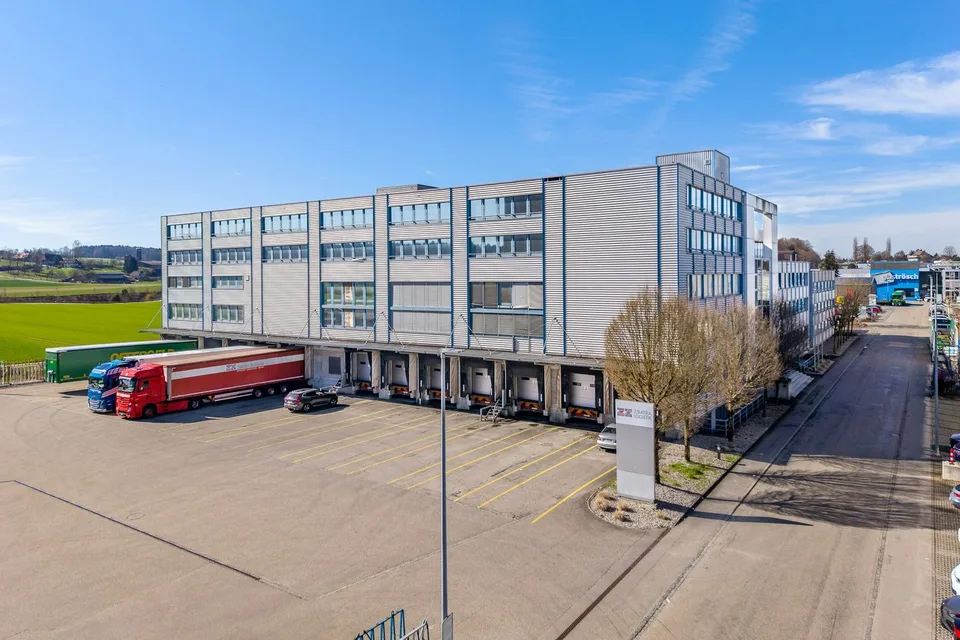 Jusqu'à 20 000 m2 d'espaces de stockage et de logistique attractifs - disponibles à partir de 2028 à Bützberg – photo 6 sur 13