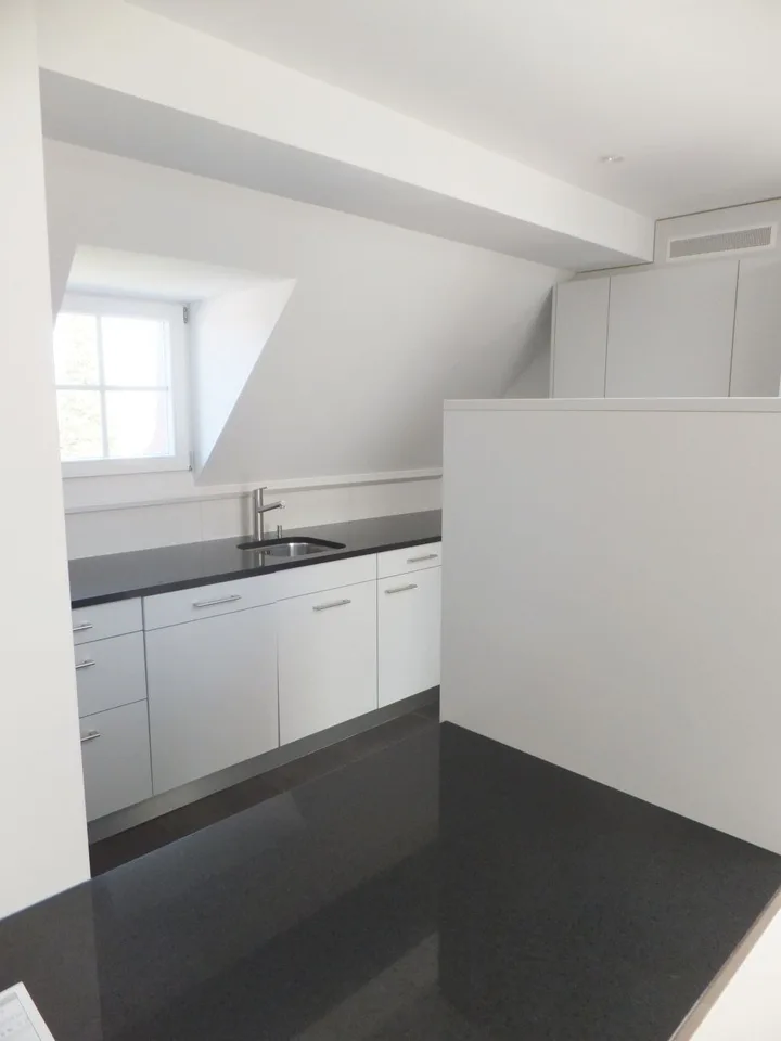 Elegante Dachwohnung im begehrten Kirchenfeld-Quartier