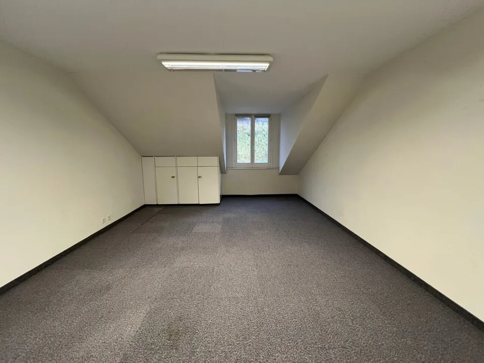 Büro mit 30m² im Schloss Vaumarcus