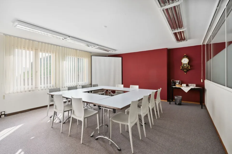 Büro mit 30m² im Schloss Vaumarcus
