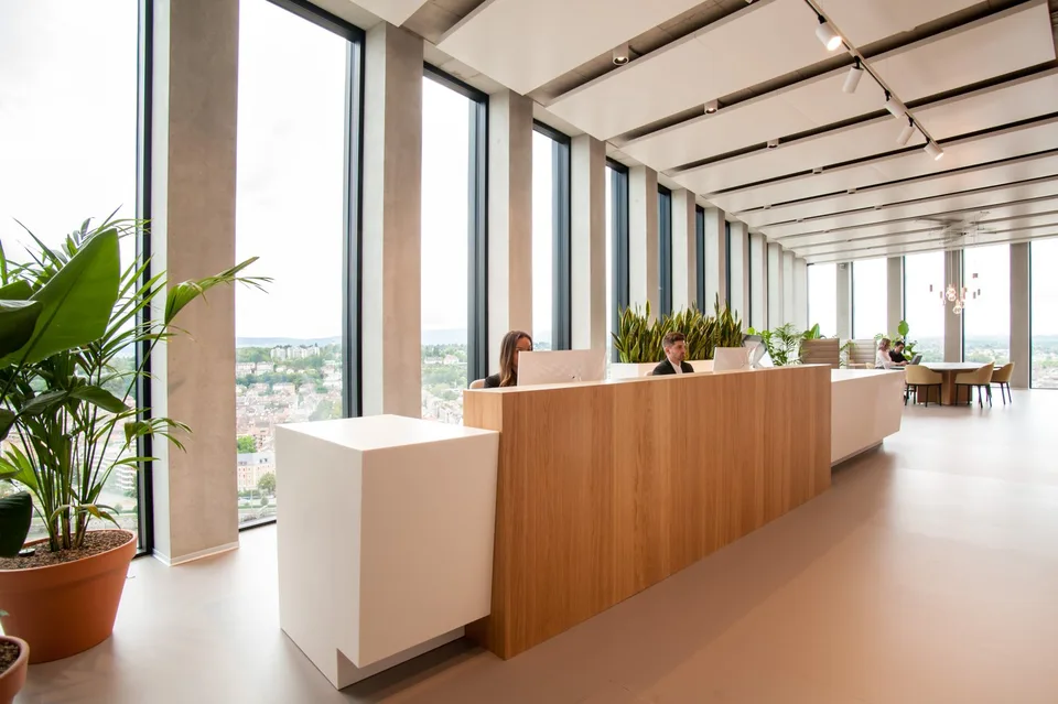 Private desk in Spaces Grosspeter Tower