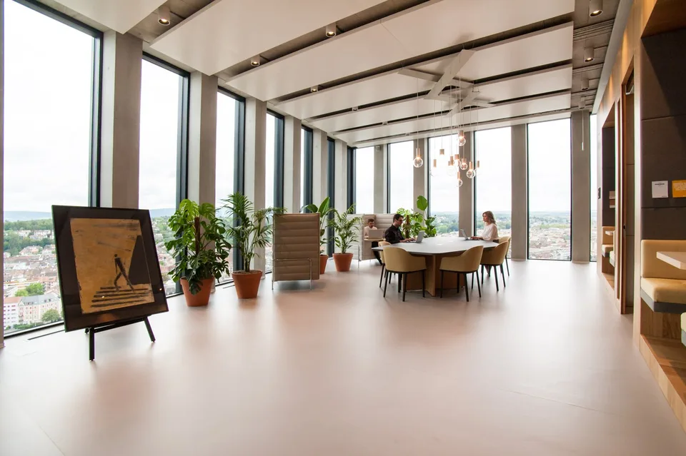Private desk in Spaces Grosspeter Tower