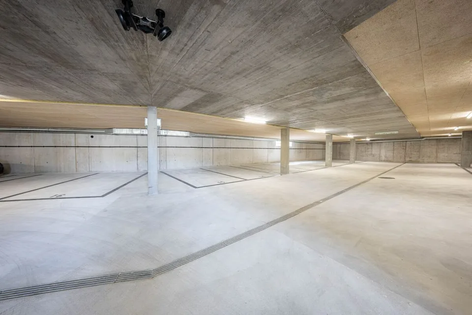 Posto auto in garage sotterraneo in affitto
