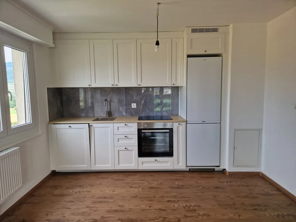 Massongex: helles 2.5-Zimmer-Wohnung mit atemberaubendem Blick zu vermieten