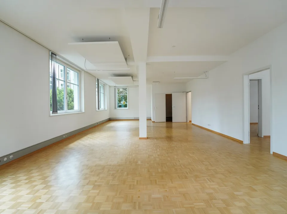 Grosszügige Gewerbeliegenschaft an attraktiver Lage – vielseitig nutzbar