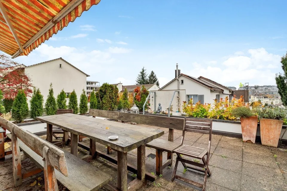 Exklusives, ruhig gelegenes Einfamilienhaus mit Pool zur Langzeitmiete – Foto 11 von 13