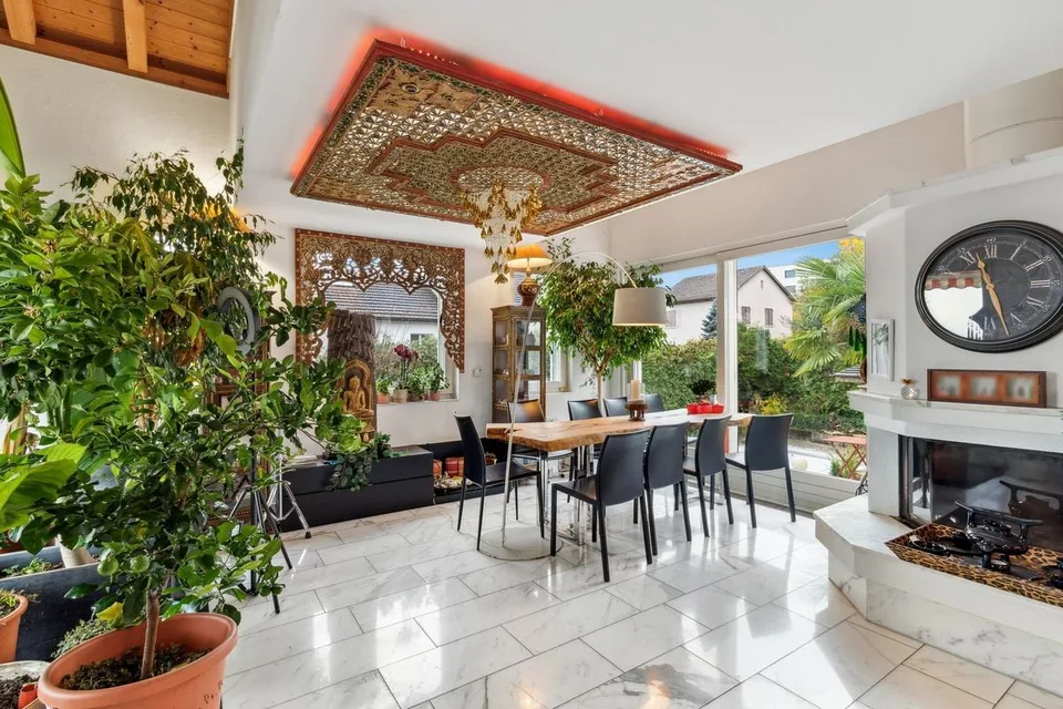 Maison de famille exclusive, située au calme avec piscine à louer à long terme