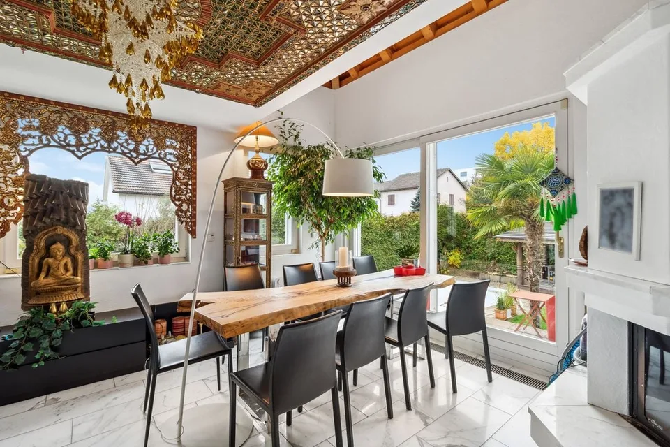 Maison de famille exclusive, située au calme avec piscine à louer à long terme