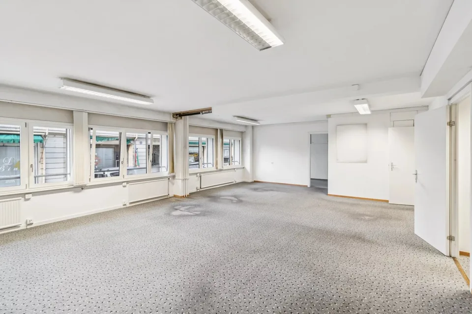 Lokal gewerblich von ca. 150,30 m2 im 1. Stock