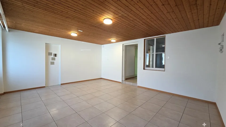 2.5-Zimmer Praxisräume / Atelier in Biel - Bözingen