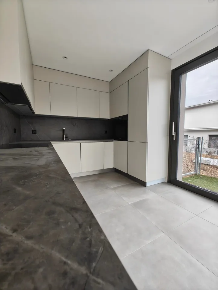Moderno appartamento 4.5 locali  a Lamone