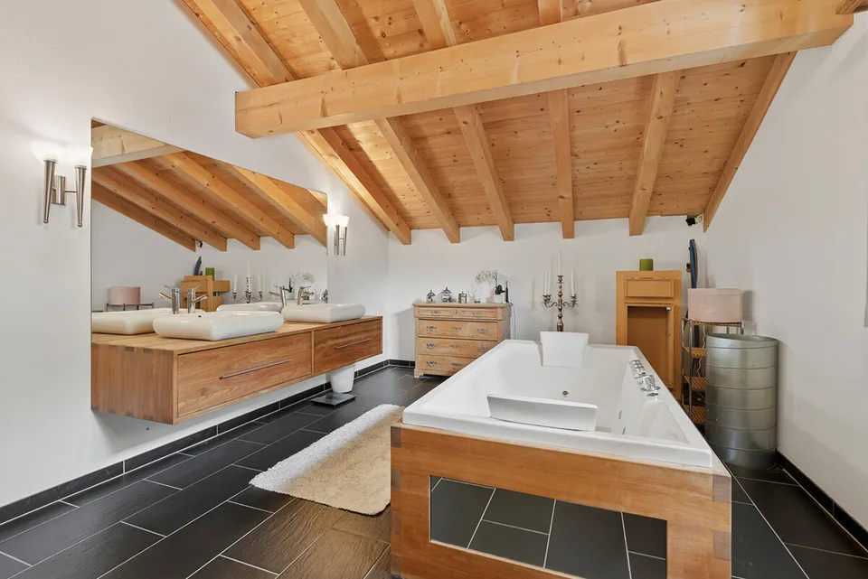 St. Peter: alpines Wohnen mit Garten und Aussicht