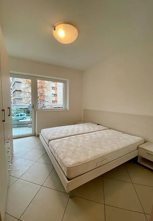 ZENTRALE 2-ZIMMER-WOHNUNG, EINGERICHTET - MINDESTENS 3 UND HÖCHSTENS 7 MONATE MIETE