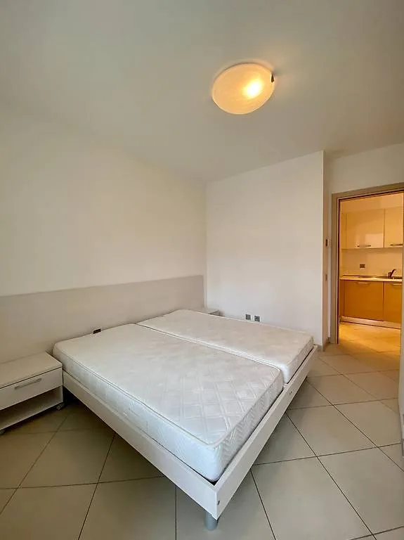 ZENTRALE 2-ZIMMER-WOHNUNG, EINGERICHTET - MINDESTENS 3 UND HÖCHSTENS 7 MONATE MIETE