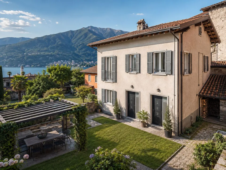 Zweifamilienhaus als Renditeobjekt mit privatem Park in Brusino Arsizio