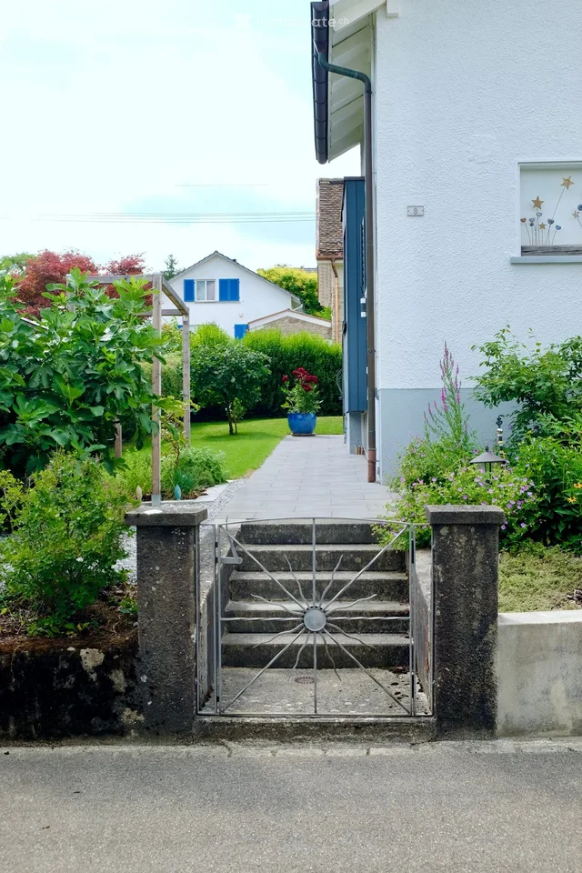 Freistehendes  Einfamilienhaus in Dietikon