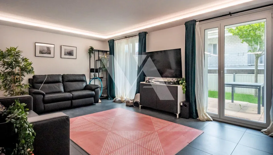 Zu verkaufen - Renovierte Familienvilla mit Garten und Terrasse