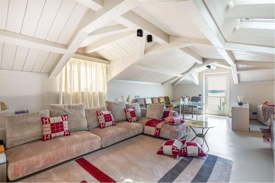 PRESTIGIOSA RESIDENZA COMPLETAMENTE ARREDATA -  LAGO MAGGIORE