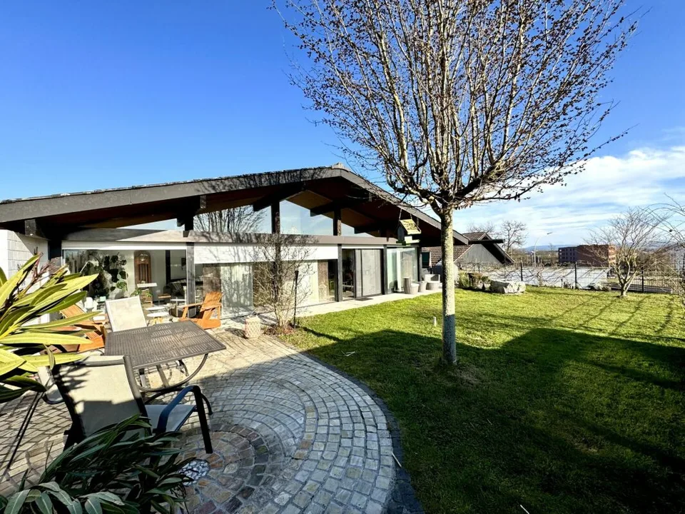 6.5 Zimmer Einfamilienhaus mit sehr grosser Garage
