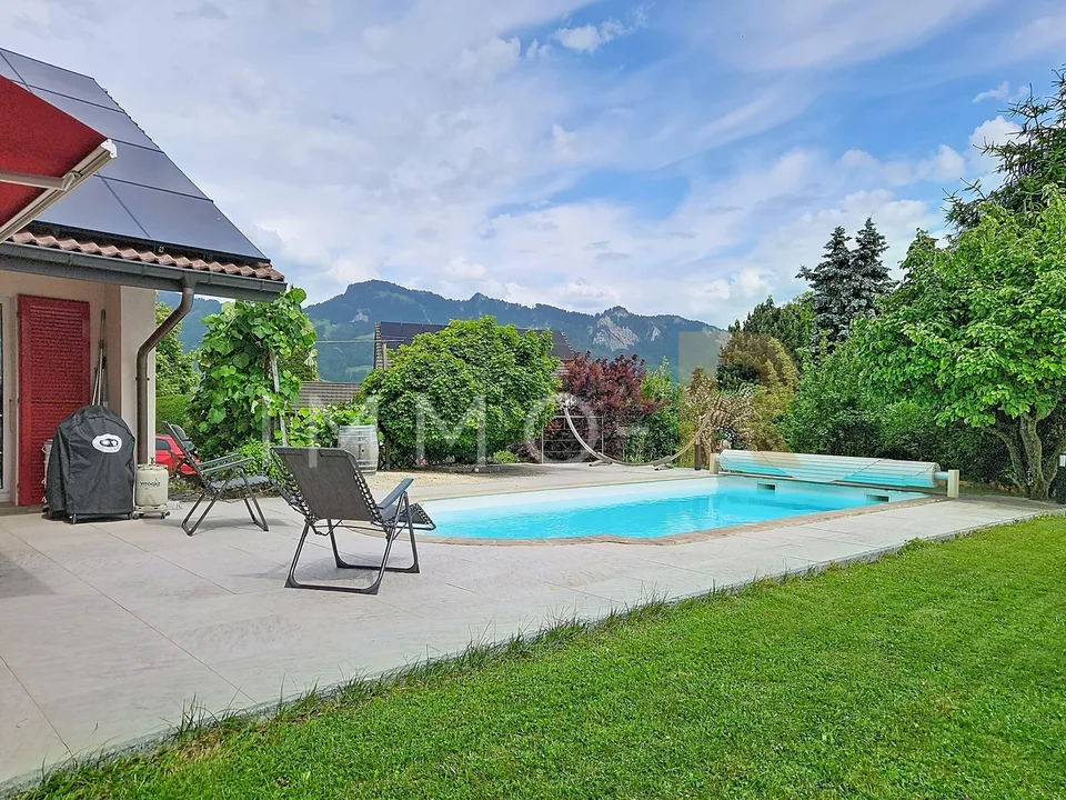 Magnifique villa de 7.5 pièces avec piscine chauffée