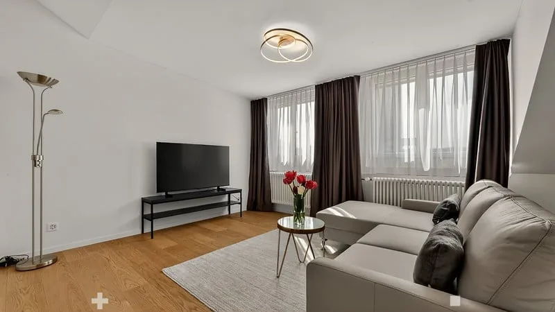 Eklusive möblierte 2.5-Zimmer Attika Wohnung mit Service und Terrasse in Biel – photo 7 sur 16