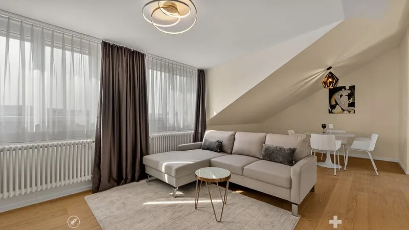 Eklusive möblierte 2.5-Zimmer Attika Wohnung mit Service und Terrasse in Biel