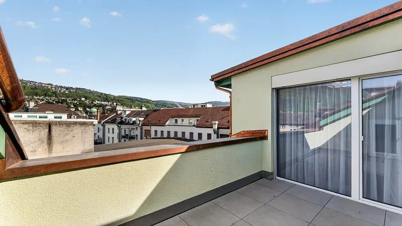 Eklusive möblierte 2.5-Zimmer Attika Wohnung mit Service und Terrasse in Biel – photo 16 sur 16