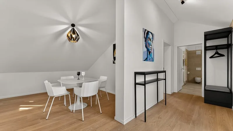 Eklusive möblierte 2.5-Zimmer Attika Wohnung mit Service und Terrasse in Biel – photo 11 sur 16